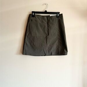 Patagonia camo green continental hideaway skirt (size 6)